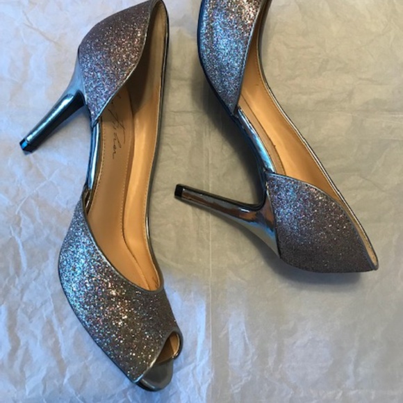Marc Fisher D’Orsay Silver-Glitter Pumps. 7M. - Picture 10 of 15